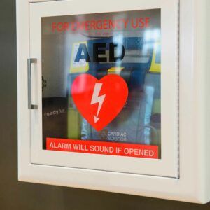 Por qué es necesario el mantenimiento de un desfibrilador