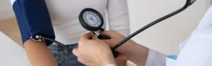 Cómo afecta la hipertensión al corazón